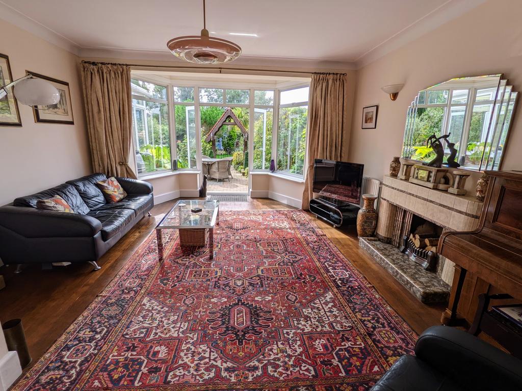The Chase, Eastcote, Pinner, HA5 3 bed detached house £959,950
