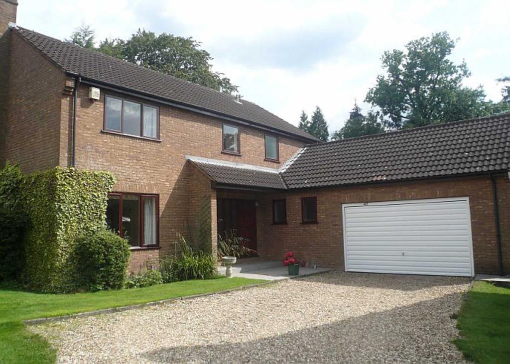 Woodhouse Eaves, Northwood, HA6 4 bed detached house £2,750 pcm (£635 pw)