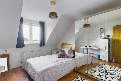 2 bedroom apartment for sale - Glebe Avenue, Ruislip, HA4