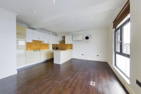 2 bedroom apartment for sale, The Runway, Ruislip, HA4