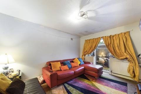 3 bedroom bungalow for sale - Herlwyn Avenue, Ruislip, HA4