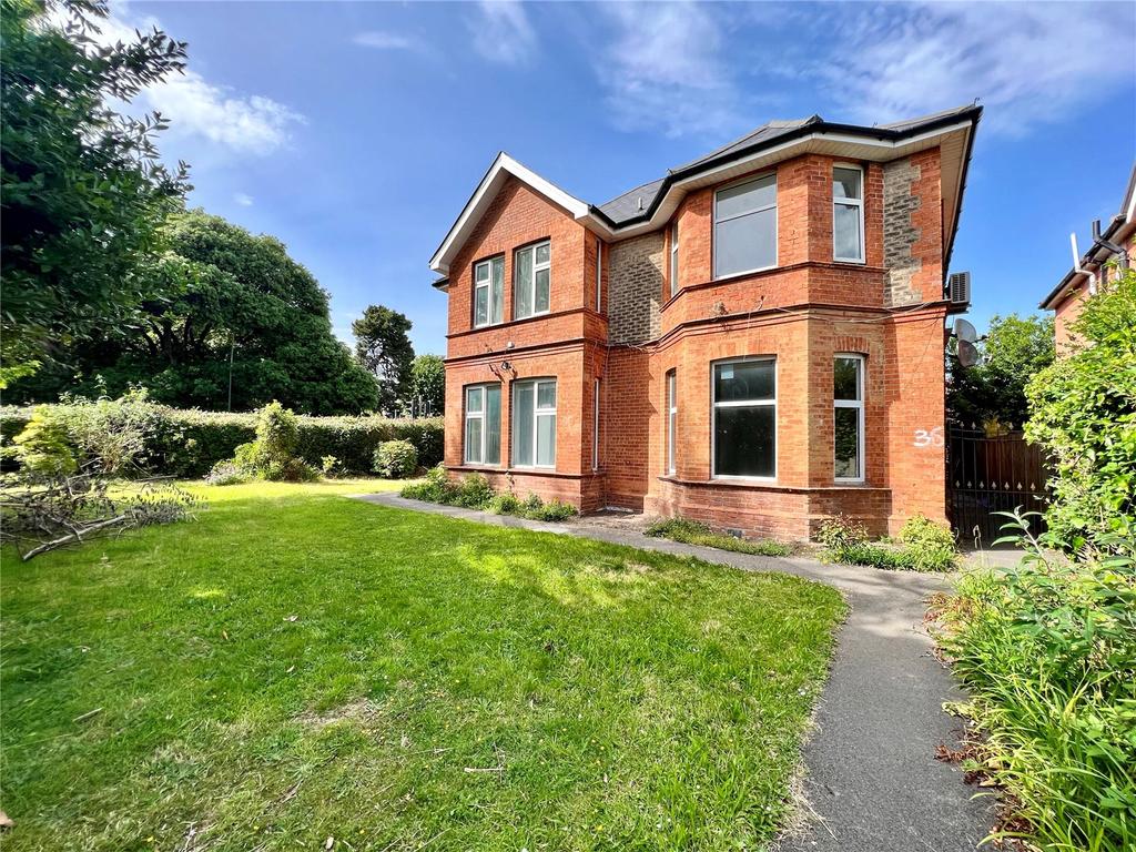 36 Charminster Road, Bournemouth, BH8 7 bed apartment to rent £3,500