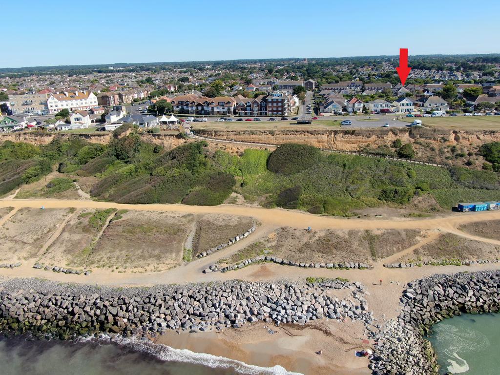 Grove Road, Barton On Sea, New Milton, BH25 2 bed apartment for sale