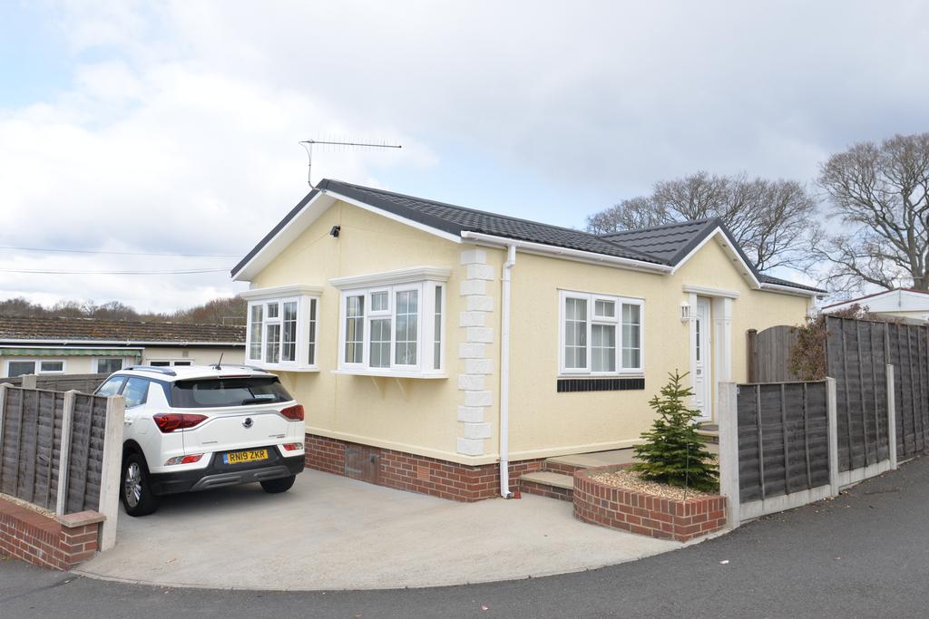 Glendene Park, Bashley Cross Road, New Milton, BH25 1 bed park home for
