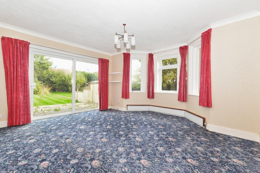 York Avenue, New Milton, BH25 4 bed detached house for sale £599,950