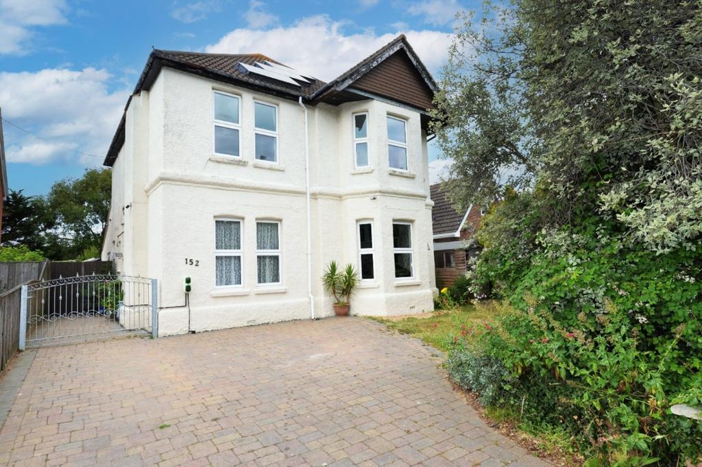 Gore Road, New Milton, BH25 4 bed detached house for sale £700,000