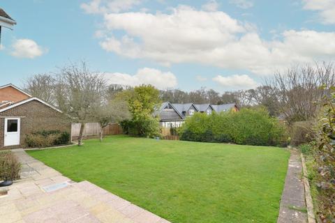 5 The Willows, Barton On Sea, New Milton, BH25 7BE