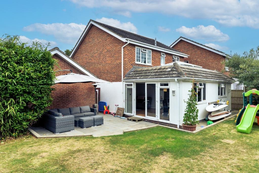 The Martells, Barton On Sea, New... 5 bed detached house £650,000