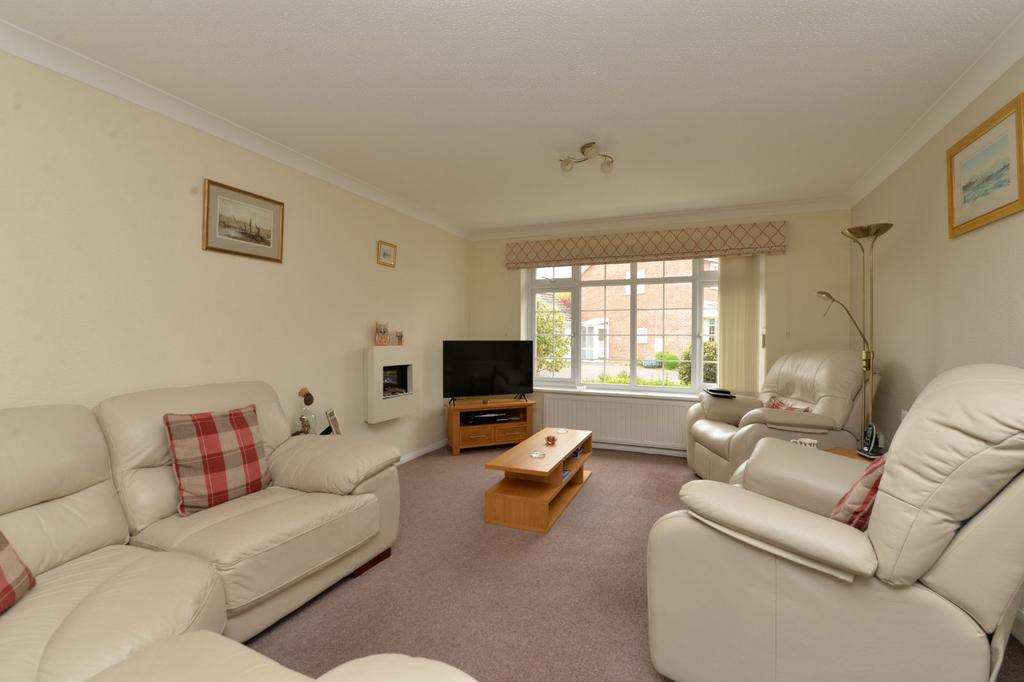 Silverdale, Barton On Sea, New... 3 bed detached house £570,000