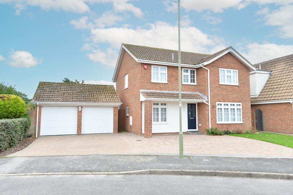 The Martells, Barton On Sea, New... 5 bed detached house £749,500