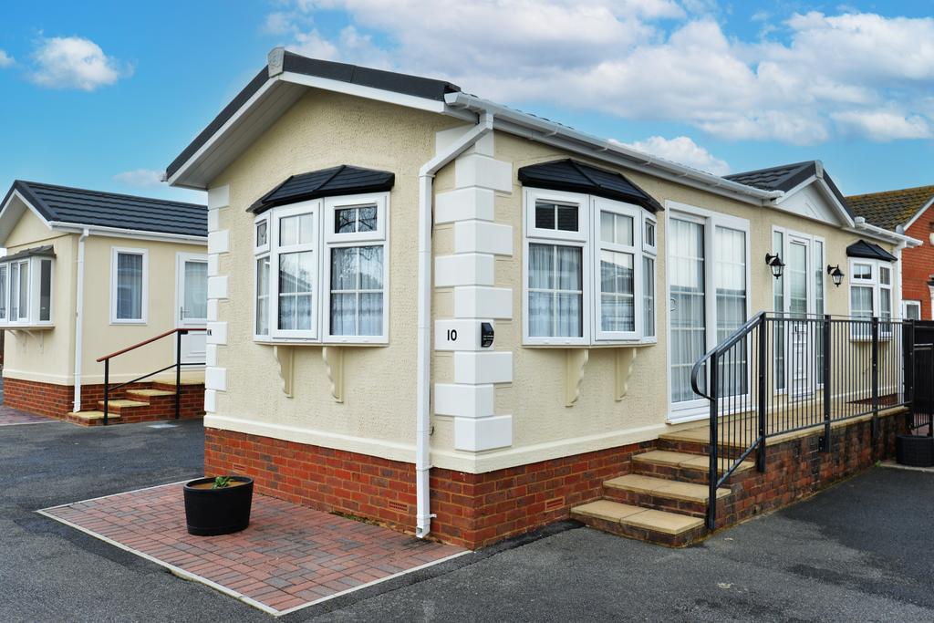 King Park, Christchurch Road, New Milton, BH25 2 bed park home