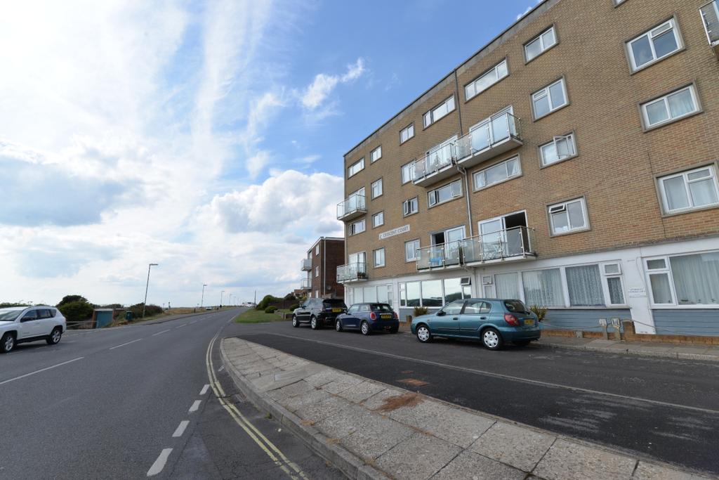 Marine Drive, Barton On Sea, New... 3 bed apartment £425,000
