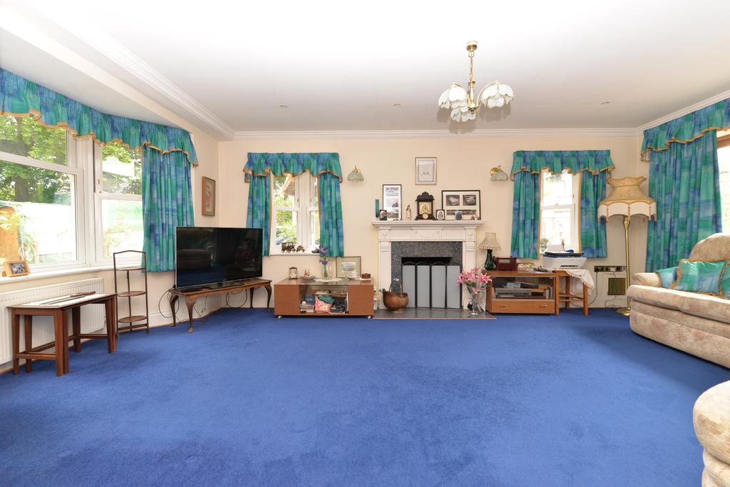 Mead End Road, Sway, Lymington, SO41 5 bed detached house £1,350,000