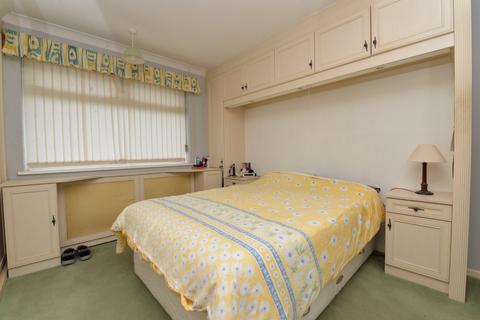 14 Arnolds Close, Barton On Sea, New Milton, BH25 7JW