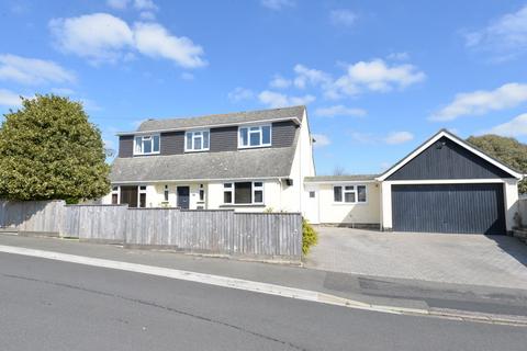 25 Seafield Close, Barton On Sea, New Milton, BH25 7HR
