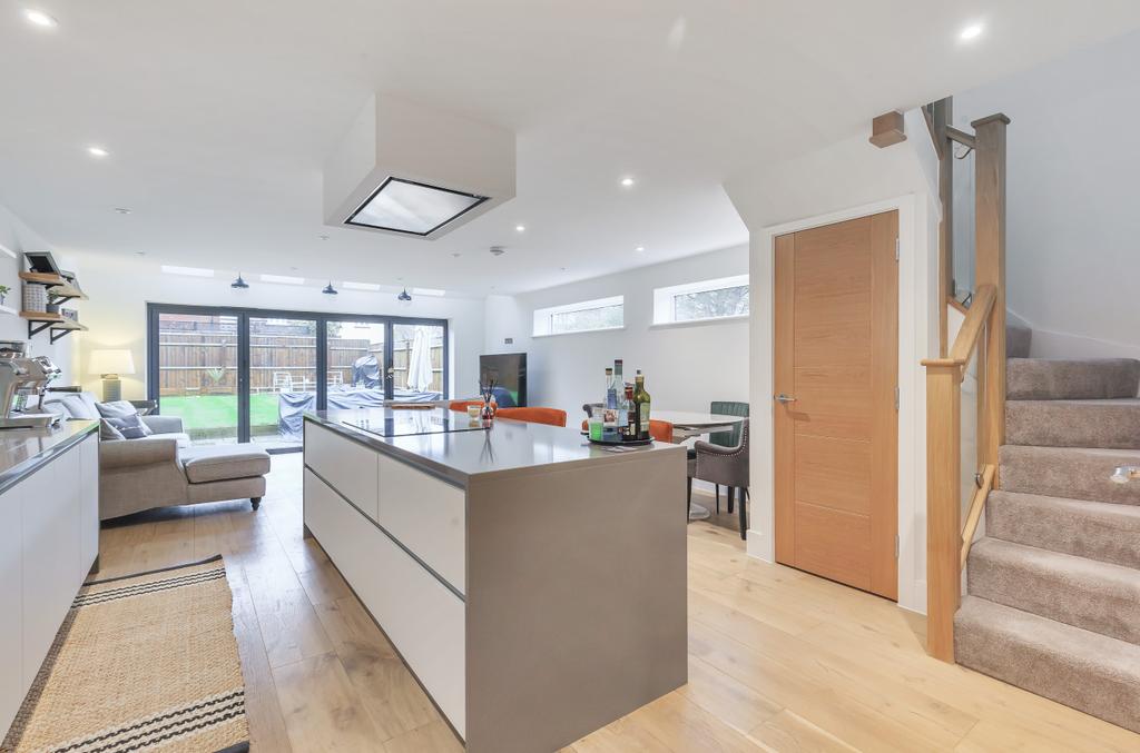Fair Oak Road, Eastleigh, Hampshire, SO50 4 bed detached house for sale £500,000