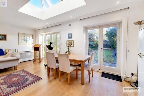 4 bedroom house for sale, The Vale, Golders Green NW11