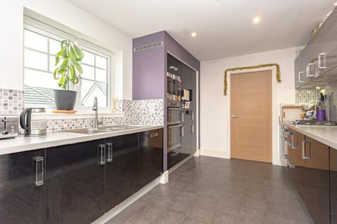 8 Kirkfield Place, Auchterarder, PH3 1FP