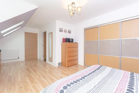 8 Kirkfield Place, Auchterarder, PH3 1FP
