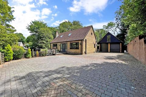 4 bedroom detached house for sale - Meadow Lane, Culverstone, Meopham, Kent