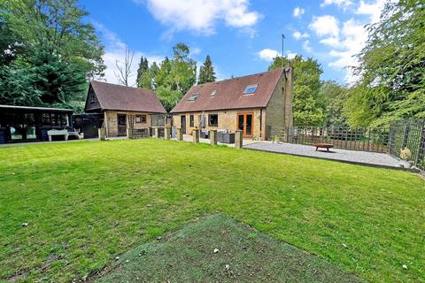 Foxholt Meadow Lane, Meopham, Gravesend, DA13 0UN