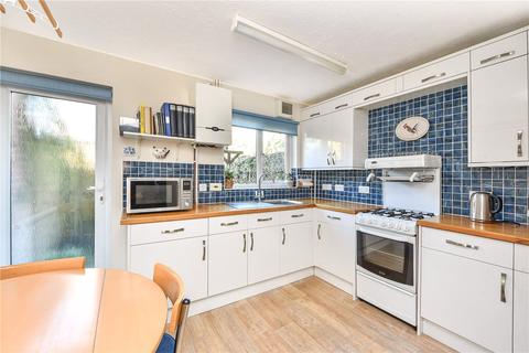 15 Drum Mead, Petersfield, GU32 3AQ