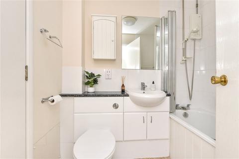 15 Drum Mead, Petersfield, GU32 3AQ