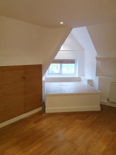 2 bedroom duplex to rent, Brighton Road, South Croydon CR2