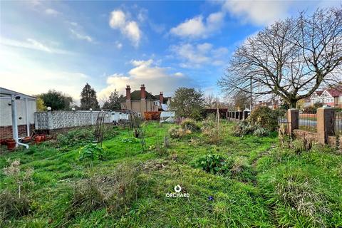 2 The Grove, Ickenham, Uxbridge, UB10 8QH