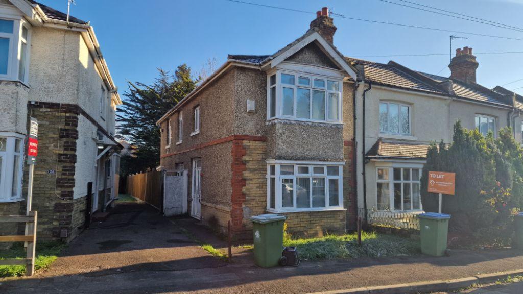 Arnold Road Southampton SO17 3 bed end of terrace house for sale £250,000