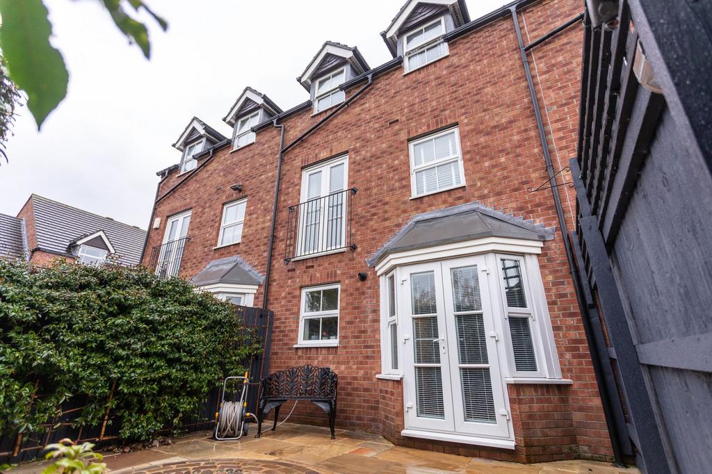 Sandwath Drive, Church Fenton, LS24 3 bed townhouse £310,000