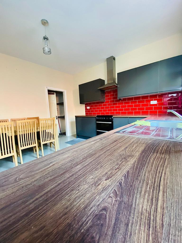 Ellers Road, Leeds, LS8 4 bed terraced house £165,000