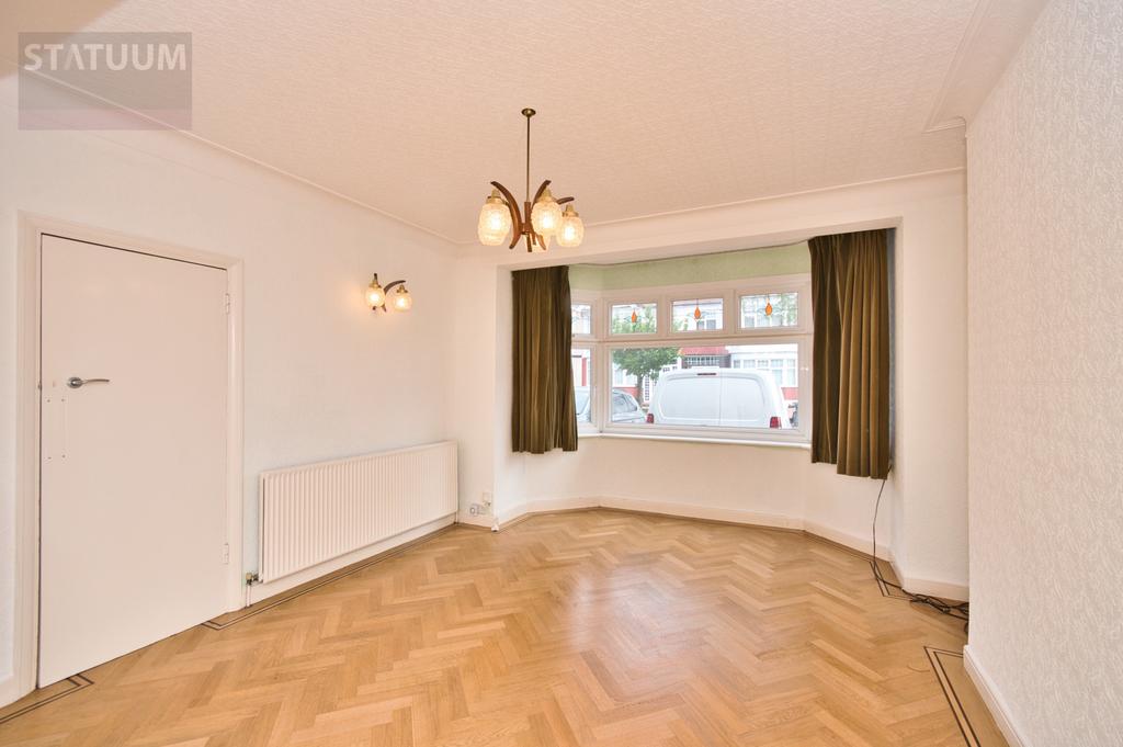 Headley Drive, Gants Hill, Redbridge... 3 bed terraced house £2,250