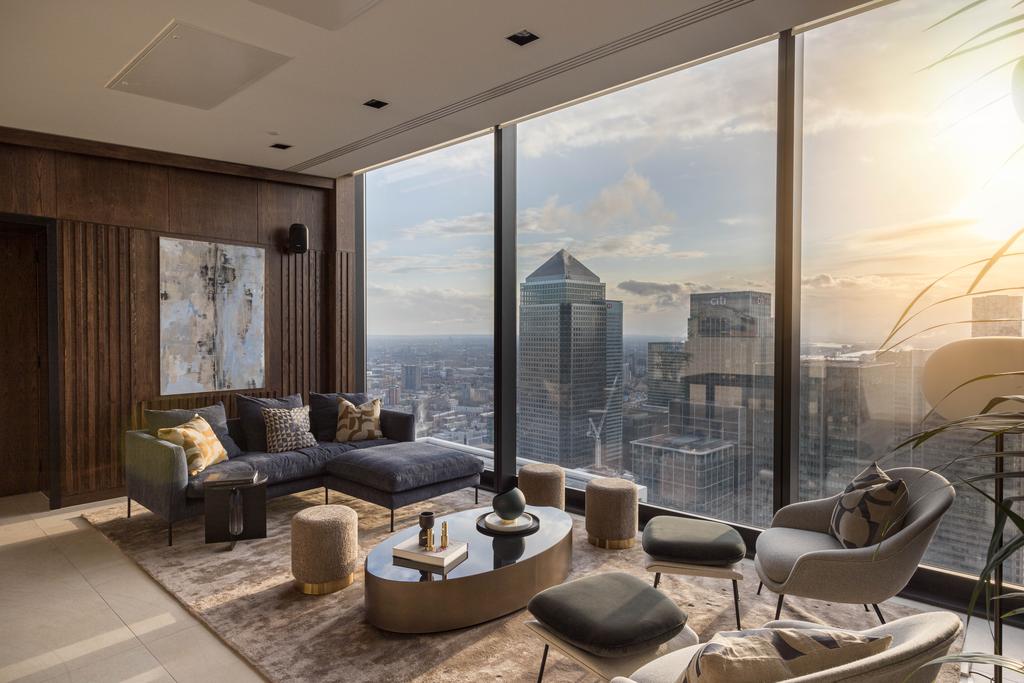 Club Lounge 14.jpg