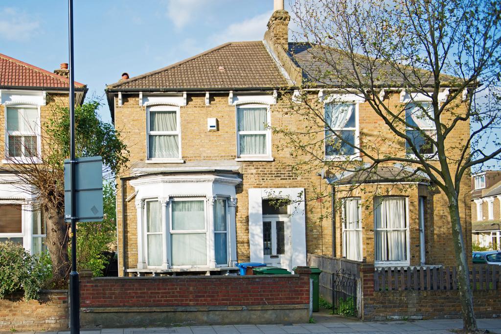 Grove Vale, East Dulwich, SE22 4 bed semidetached house for sale £