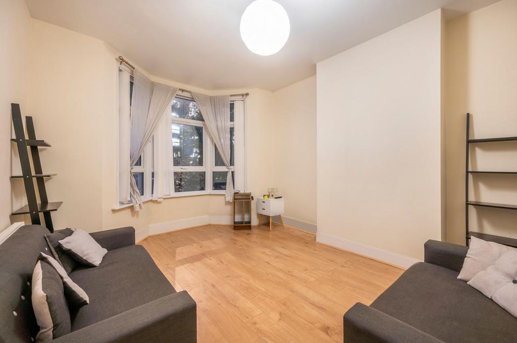 Grove Vale, East Dulwich, SE22 4 bed semidetached house for sale £925,000