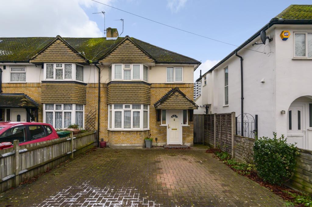 SunburyonThames, Surrey, TW16 3 bed end of terrace house for sale £