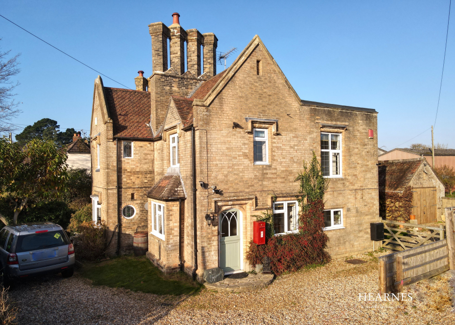 Oakley Lane, Wimborne, Dorset, BH21 1SF 3 bed semidetached house for