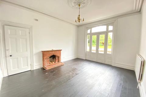 8 bedroom semi-detached house to rent, Maidstone Road, Chatham, Kent, ME4