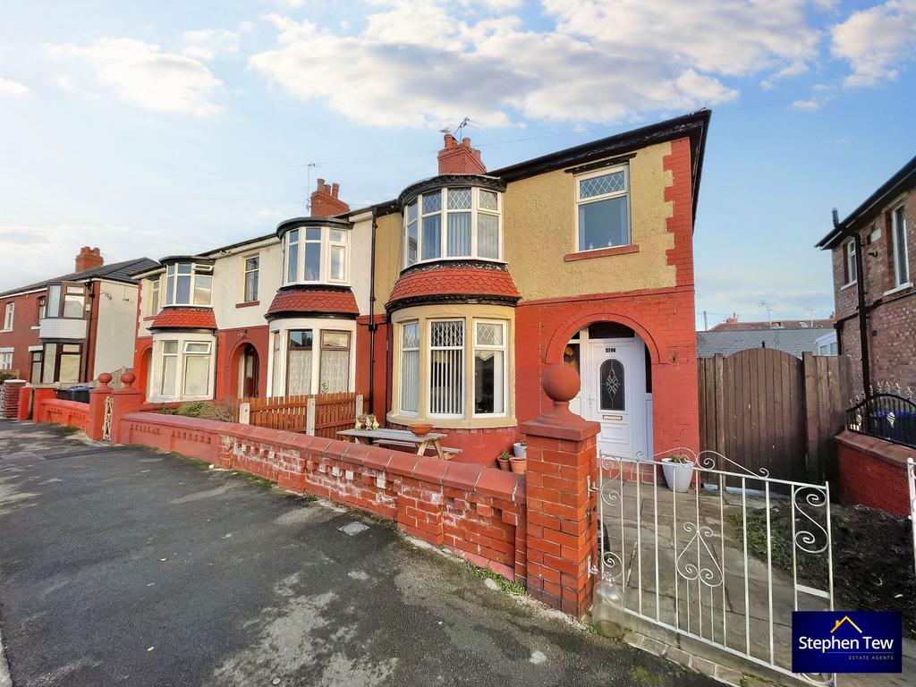 Westfield Road, Blackpool, FY1 3 bed end of terrace house £120,000