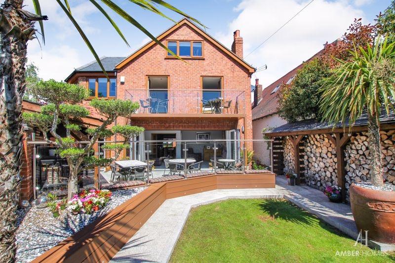 Lockton Avenue, Heanor, Derbyshire... 5 bed detached house £575,000