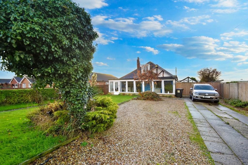 Anderby Road, Chapel St Leonards, PE24 4 bed bungalow for sale £345,000