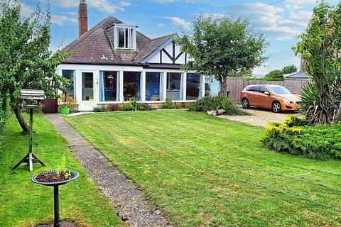 4 bedroom bungalow for sale, Anderby Road, Chapel St Leonards, PE24