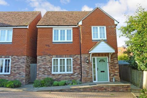 3 Bishop Close, High Halden, Ashford, TN26 3BH