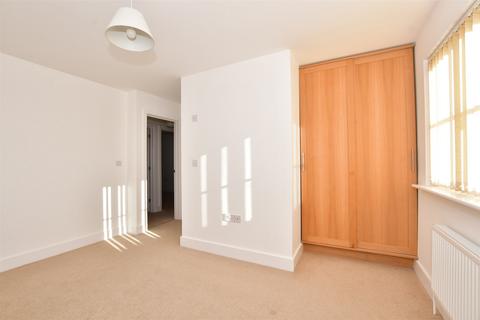3 Bishop Close, High Halden, Ashford, TN26 3BH