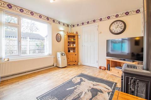 2 bedroom detached bungalow for sale - Fremount Drive, Beechdale, Nottingham NG8 3GT
