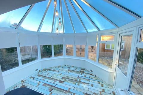 23 Berkeley Lane, Canvey Island, SS8 0BT