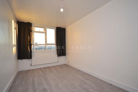 2 bedroom flat to rent - Beckley House, Hamlets Way, London, E3