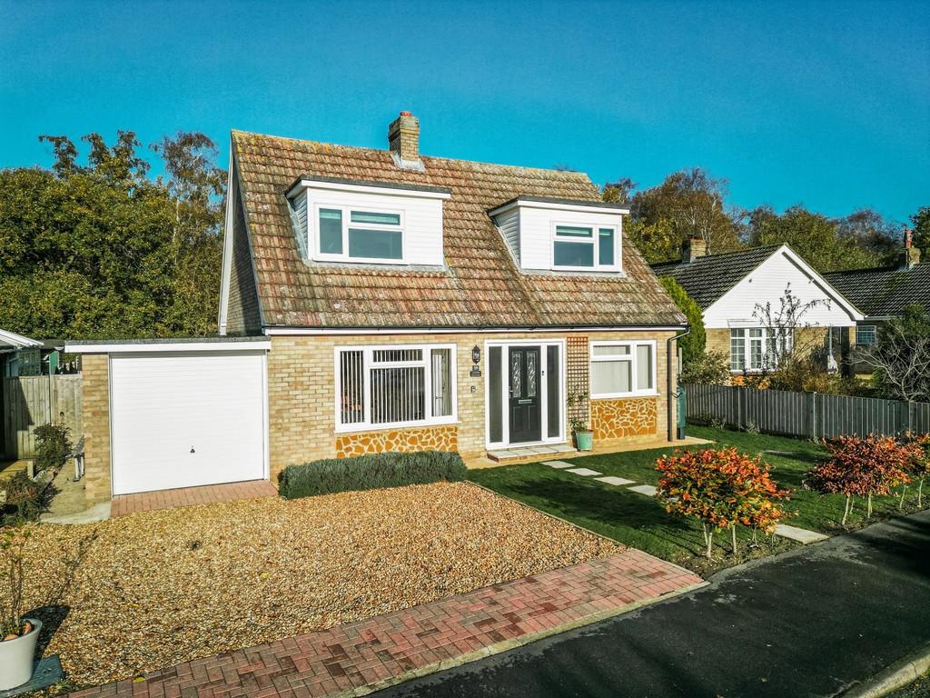 Dersingham 3 bed chalet for sale £375,000