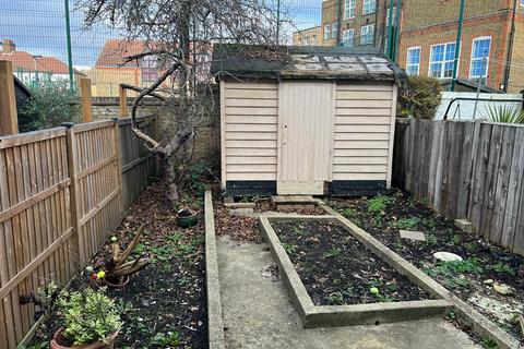 4 bedroom house for sale, Waite-Davies Road, Lee, SE12